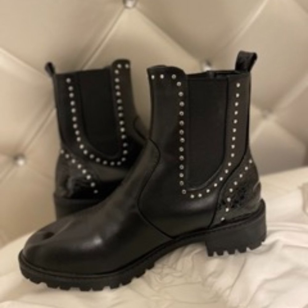 black booties